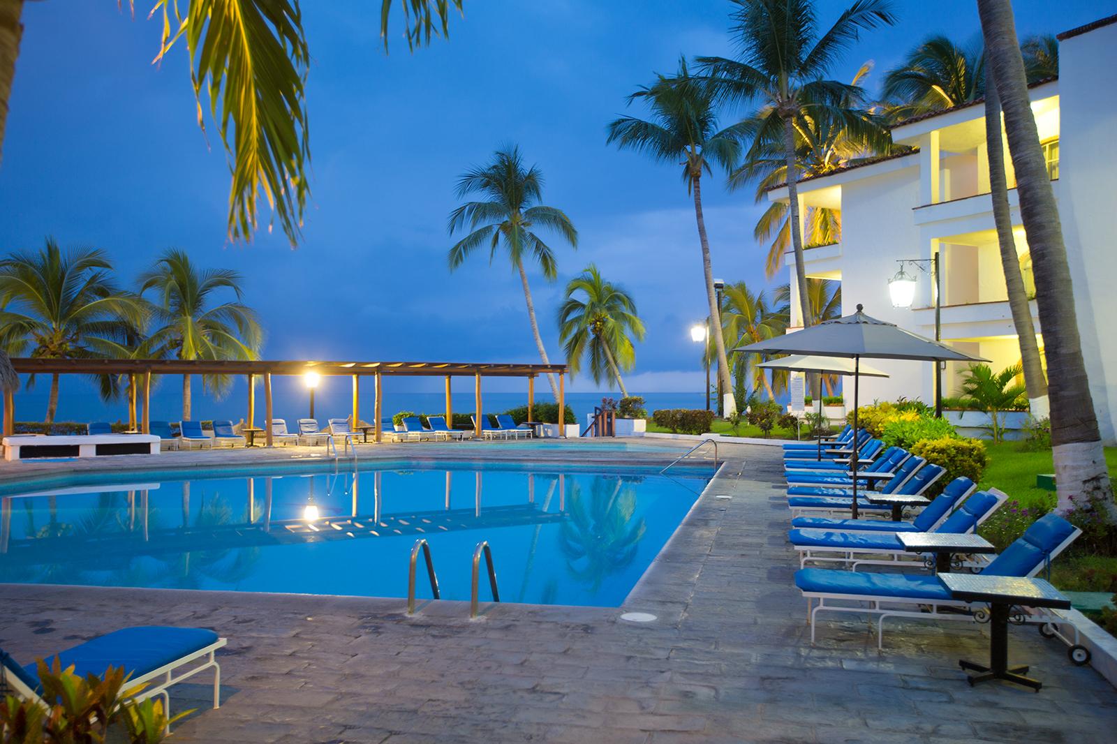 Vista Vallarta All Suites On The Beach Бусериас Экстерьер фото